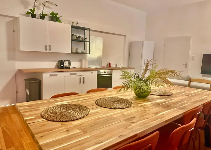 Spacious Ground Floor Near Center Apartamento