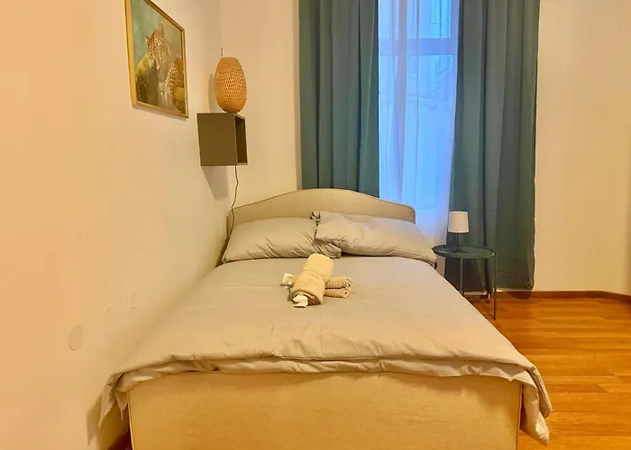 Spacious Ground Floor Near Center Apartamento Viena